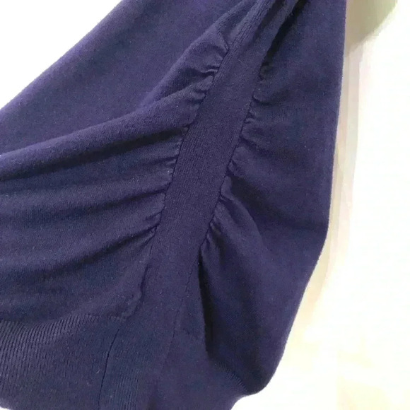 Dress Barn Short Sleeved Gathered Shirt  Medium - Picture 4 of 16